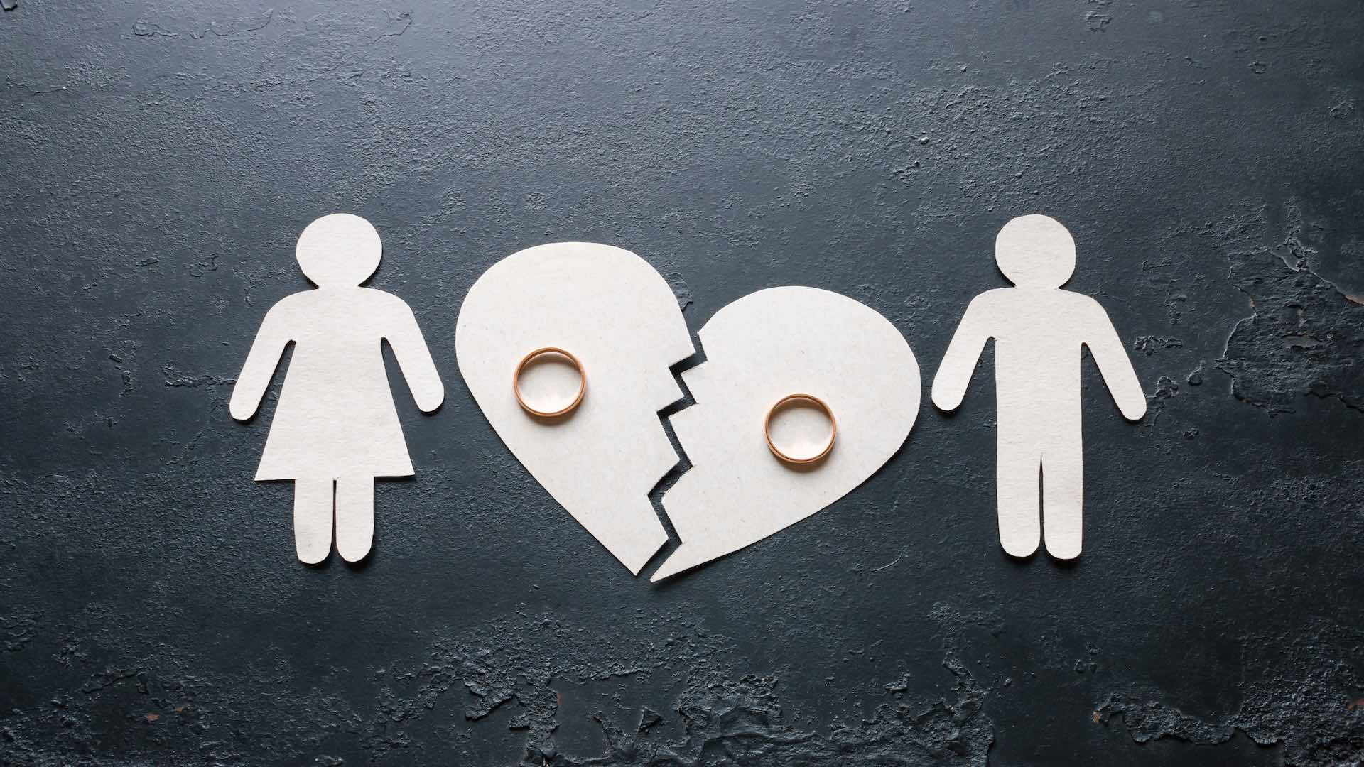 Paper Family Near A Broken Heart A Divorce